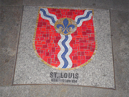 st-louis.jpg (278142 bytes)